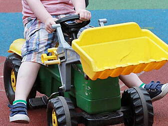 Govt urged to lower childcare...